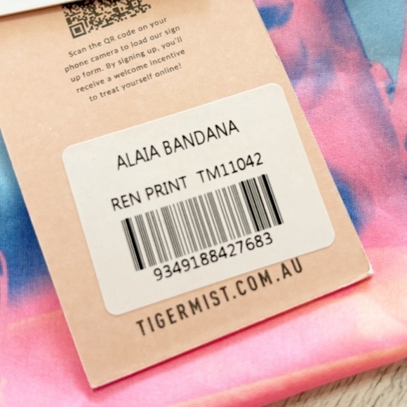 New TIGER MIST Women’s Blue Pink REN Print ALAIA BANDANA Scarf 27” X 27” - Picture 5 of 7